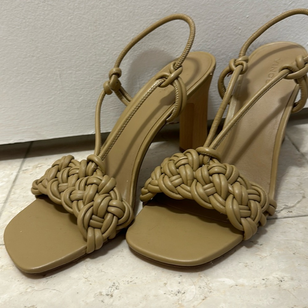 Vince Tan Sandals